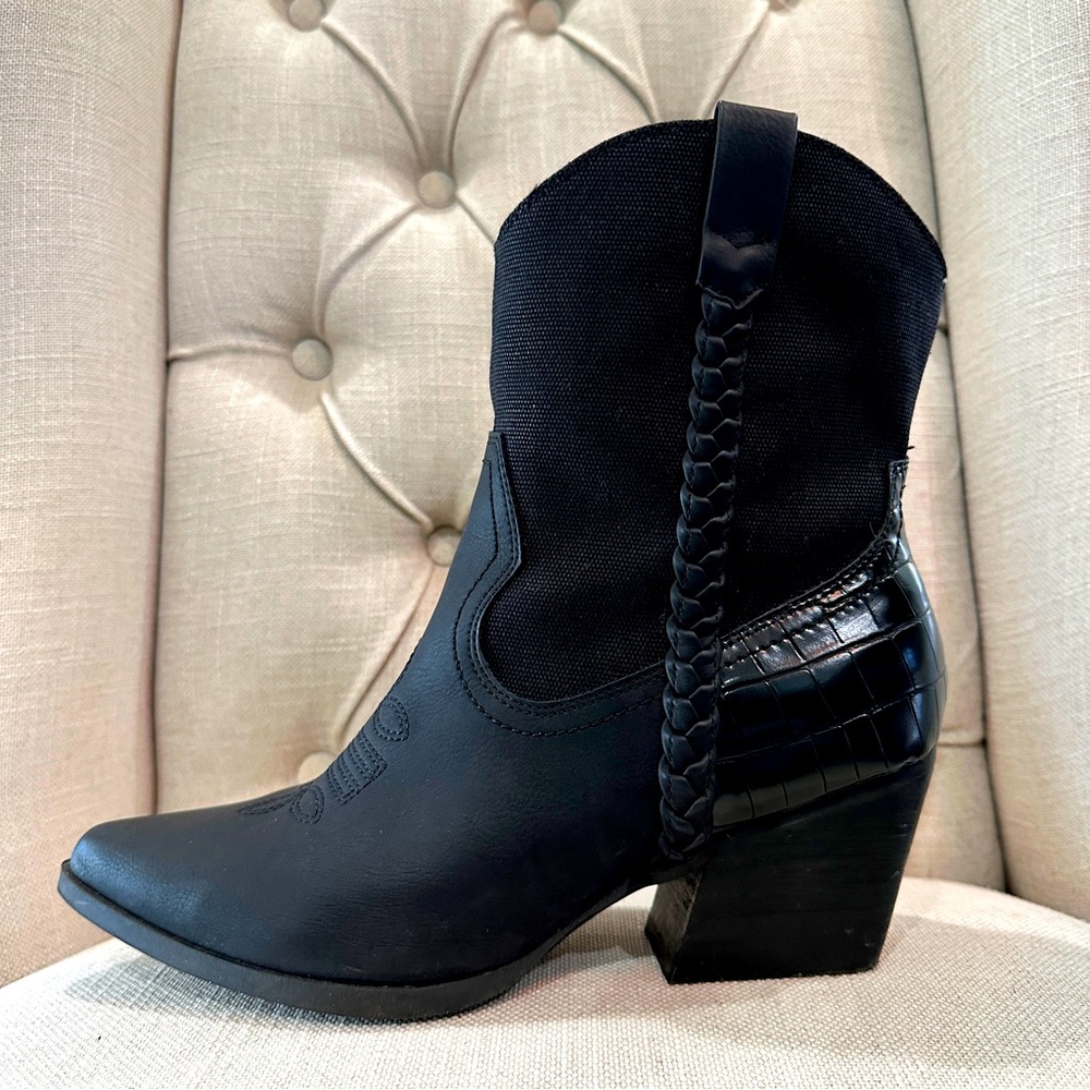 Dolce Vita Western Boots Cowboy Style Heels Sz 10 Black